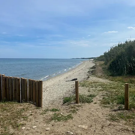 Apartment Meuble Bord De *