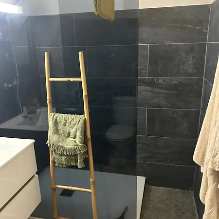 Meuble Bord De Apartment Santa-Lucia-di-Moriani